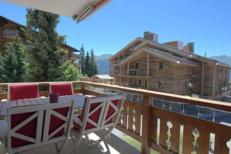Ski-In, Chalet-Style Appt Central Verbier - 1 Min Walk To Lift Luaran gambar